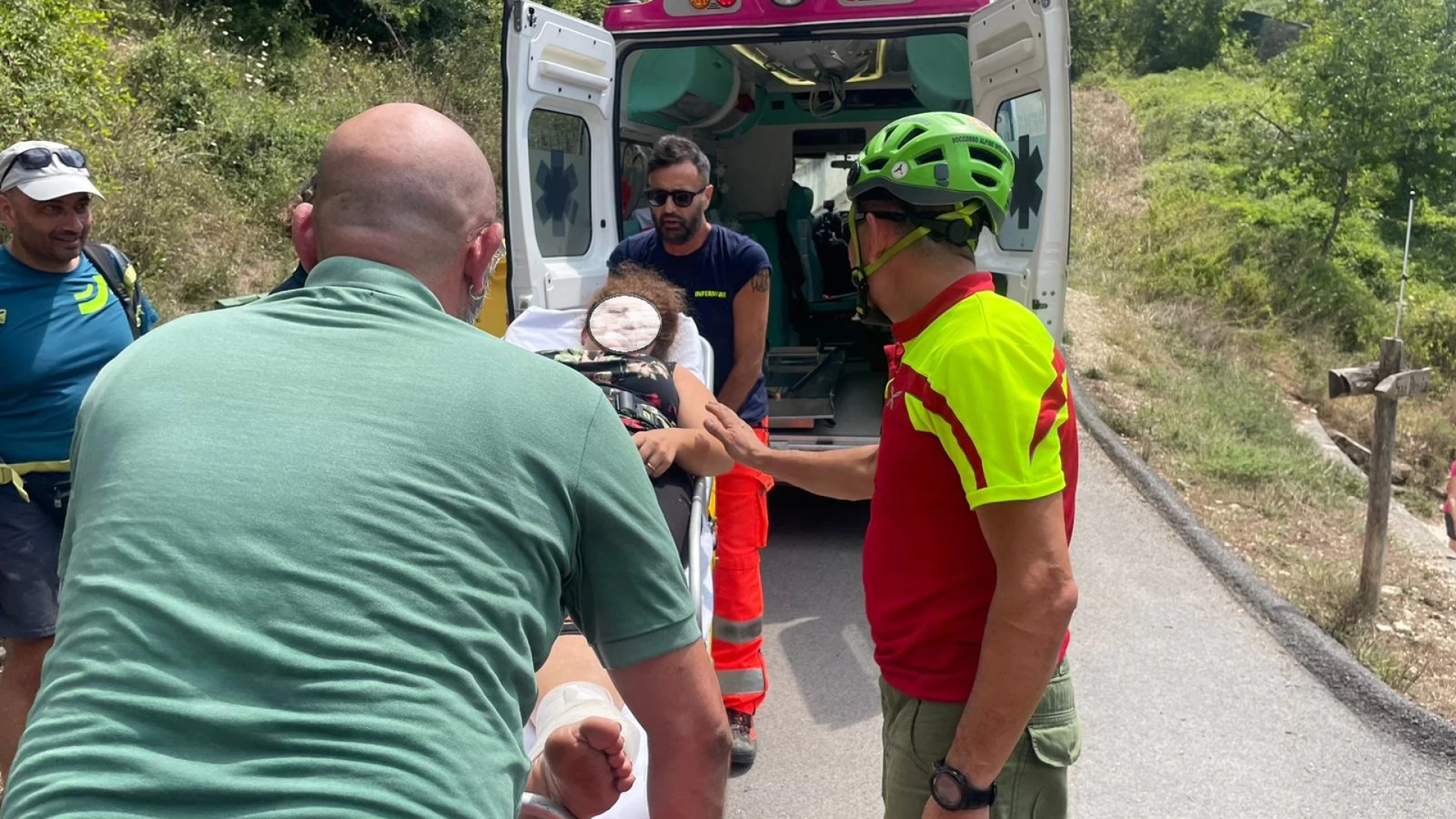 Carpinone:  scivola lungo il percorso della cascate di Carpinone. Intervento del Soccorso Alpino e dei Vigili del Fuoco per il recupero di una donna di 47 anni.